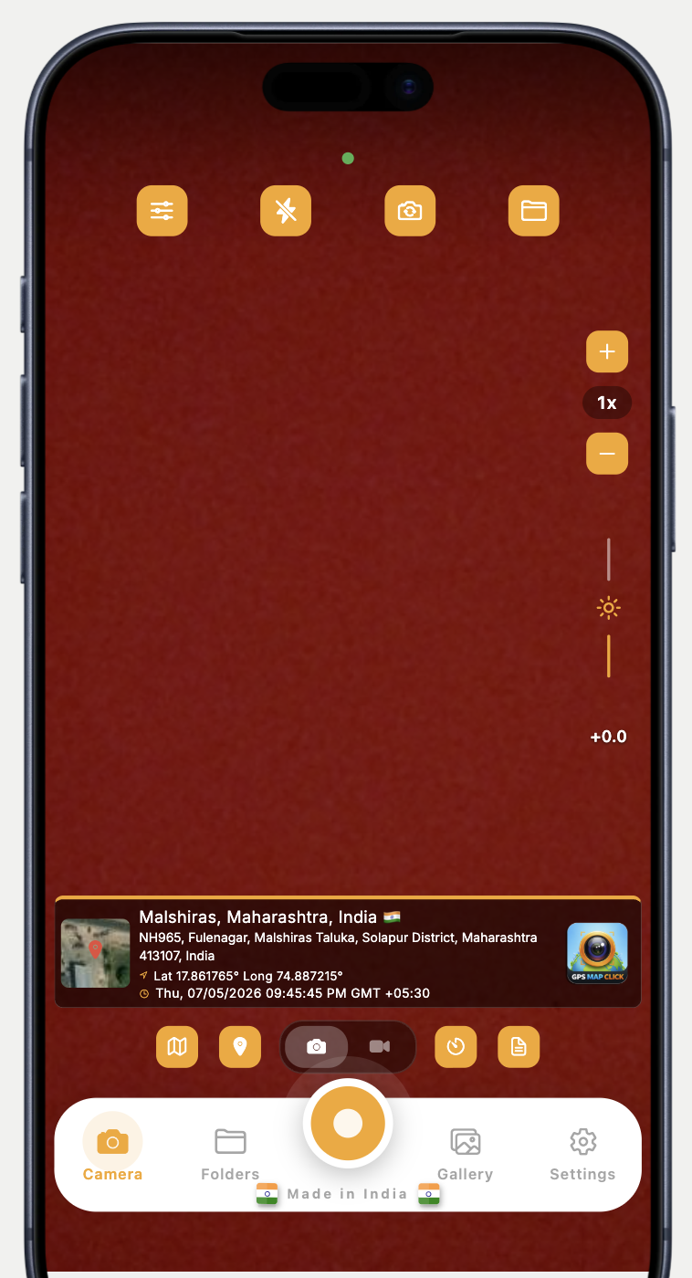 GPS MAP CLICK camera screen with a live location stamp